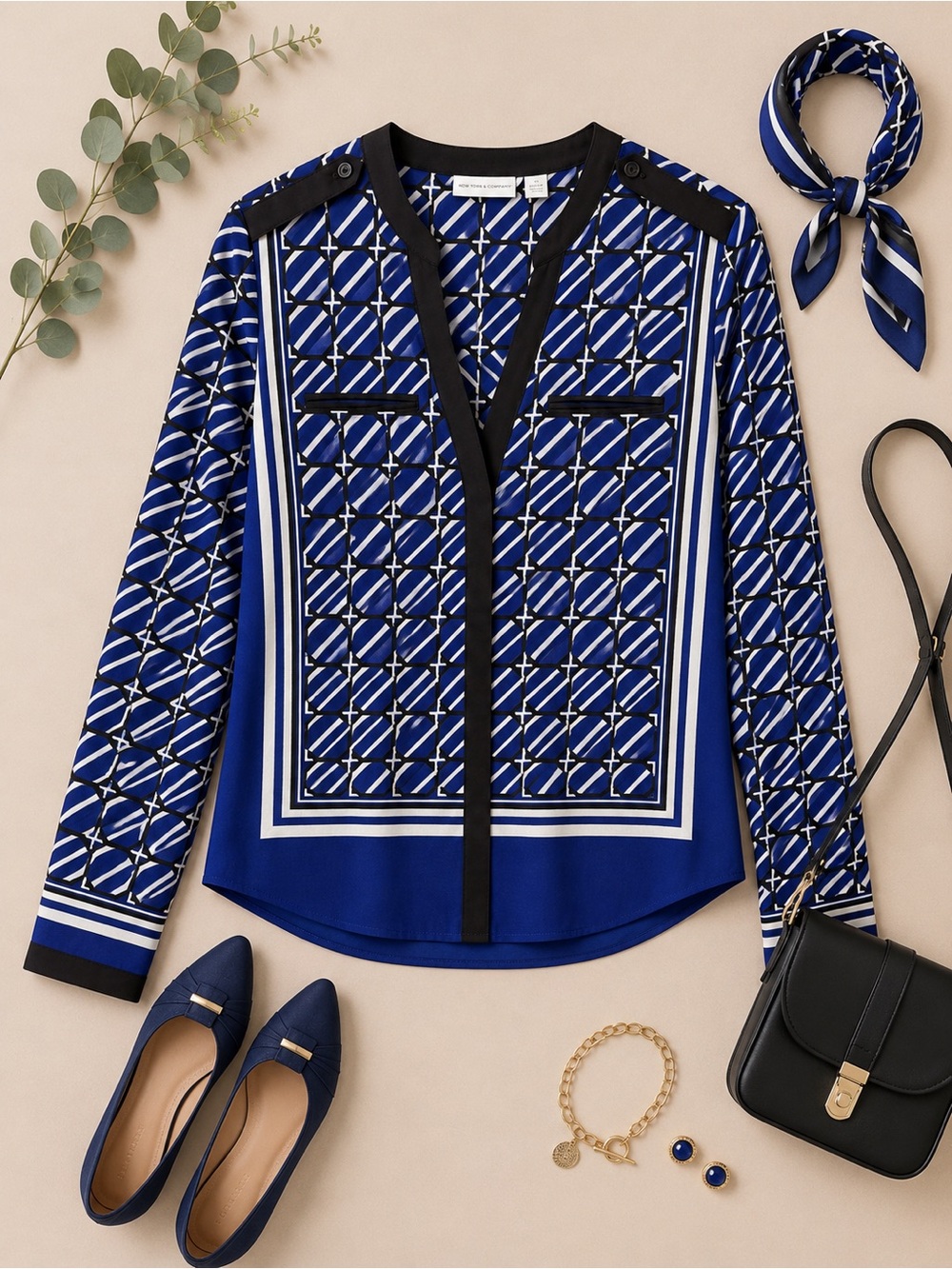 New York & Company Blue Geometric Print Blouse Size Small